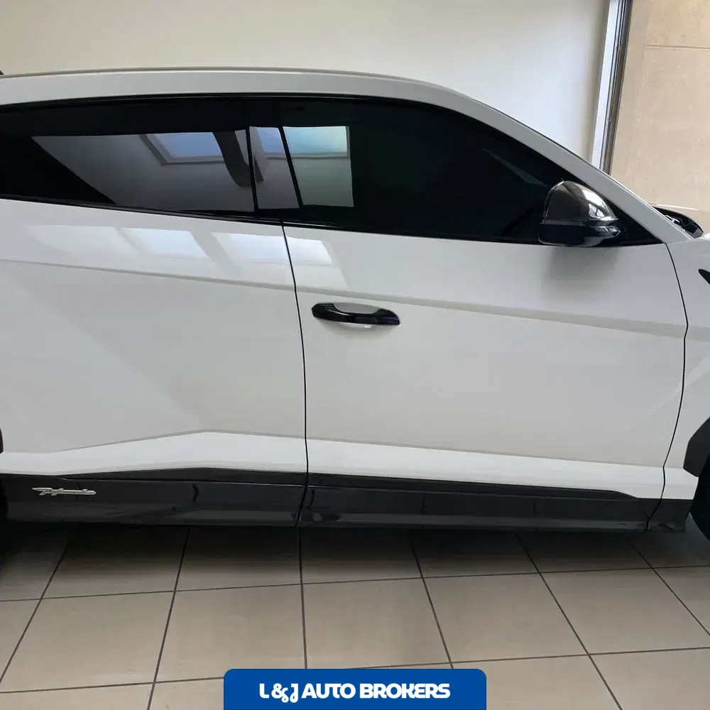 2023 Lamborghini Urus Base
