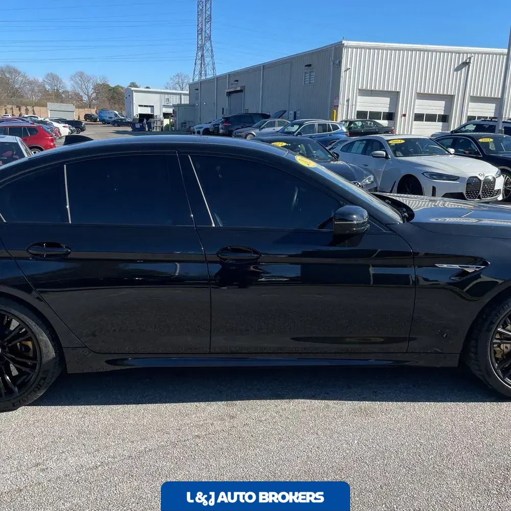 2023 BMW M5