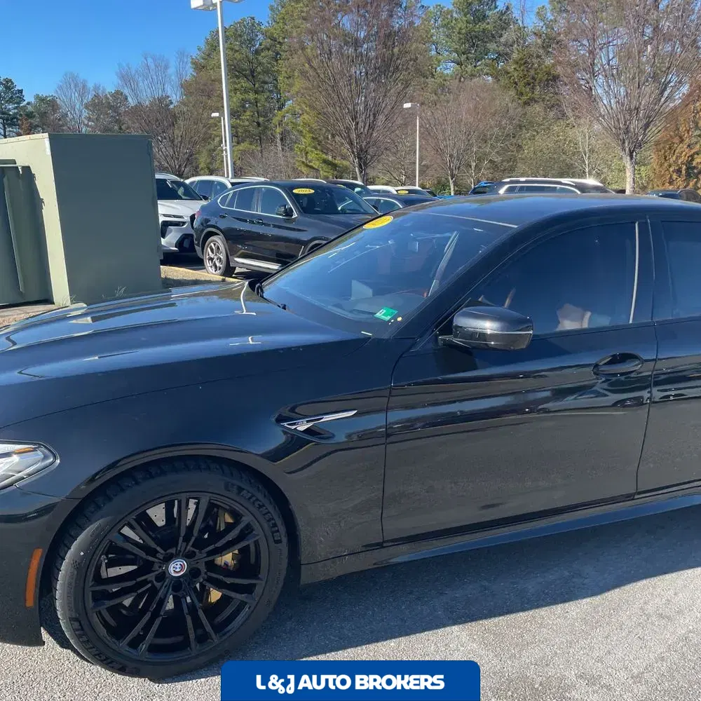 2023 BMW M5