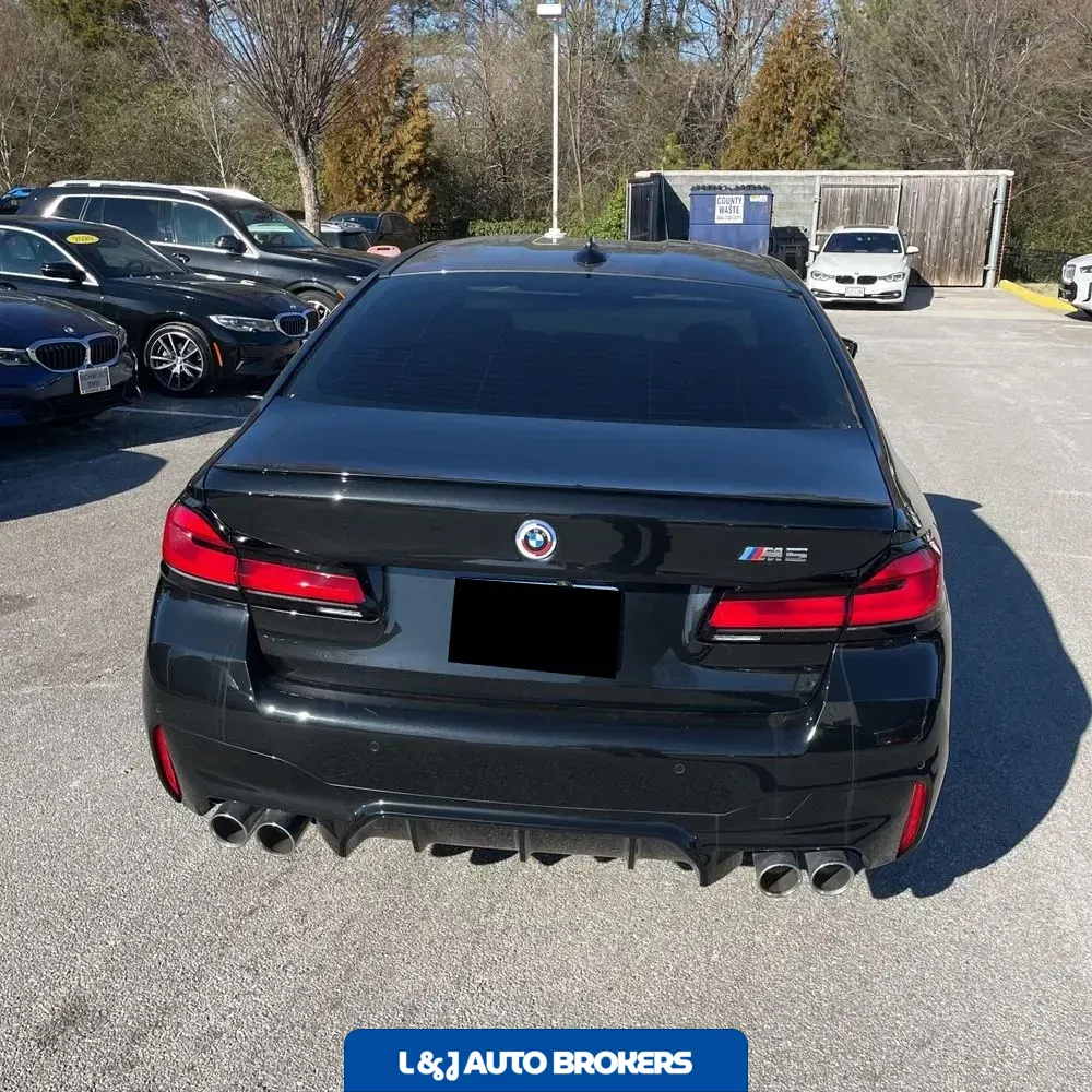 2023 BMW M5