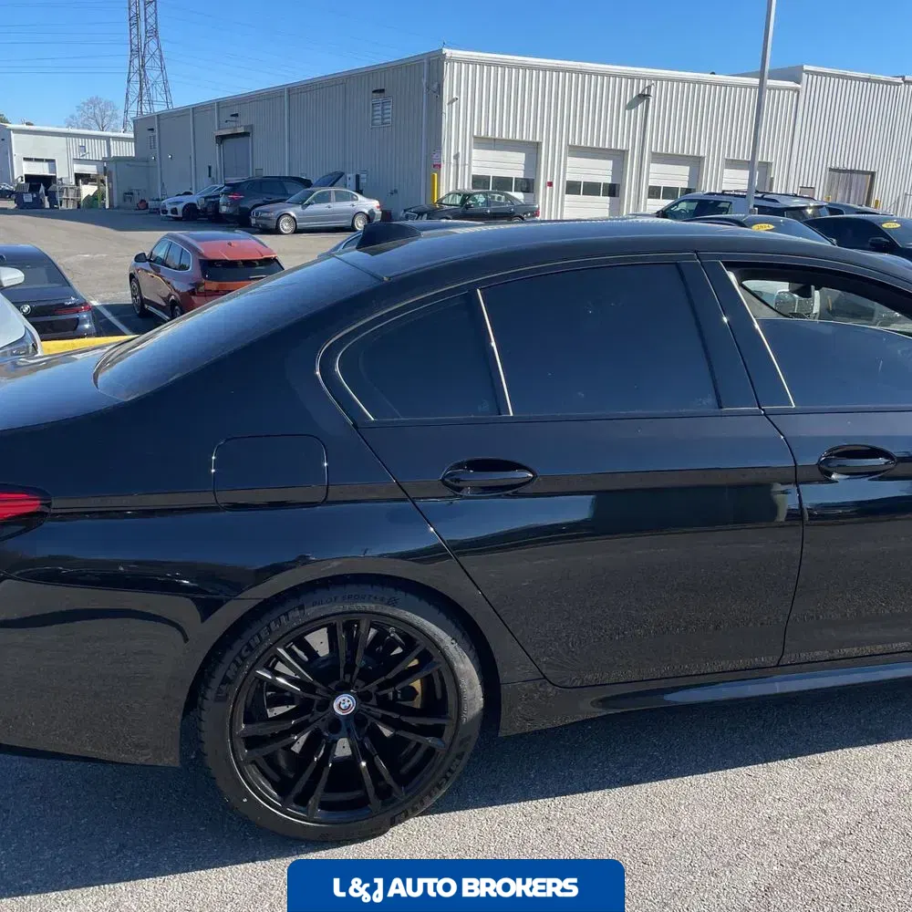 2023 BMW M5