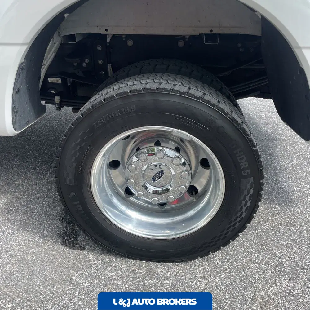 2024 Ford F-450 Super Duty Platinum