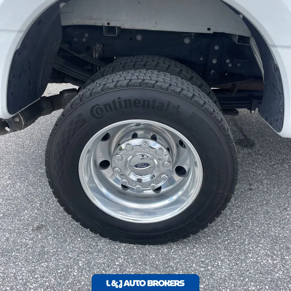 2024 Ford F-450 Super Duty Platinum