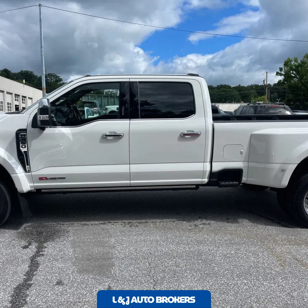 2024 Ford F-450 Super Duty Platinum