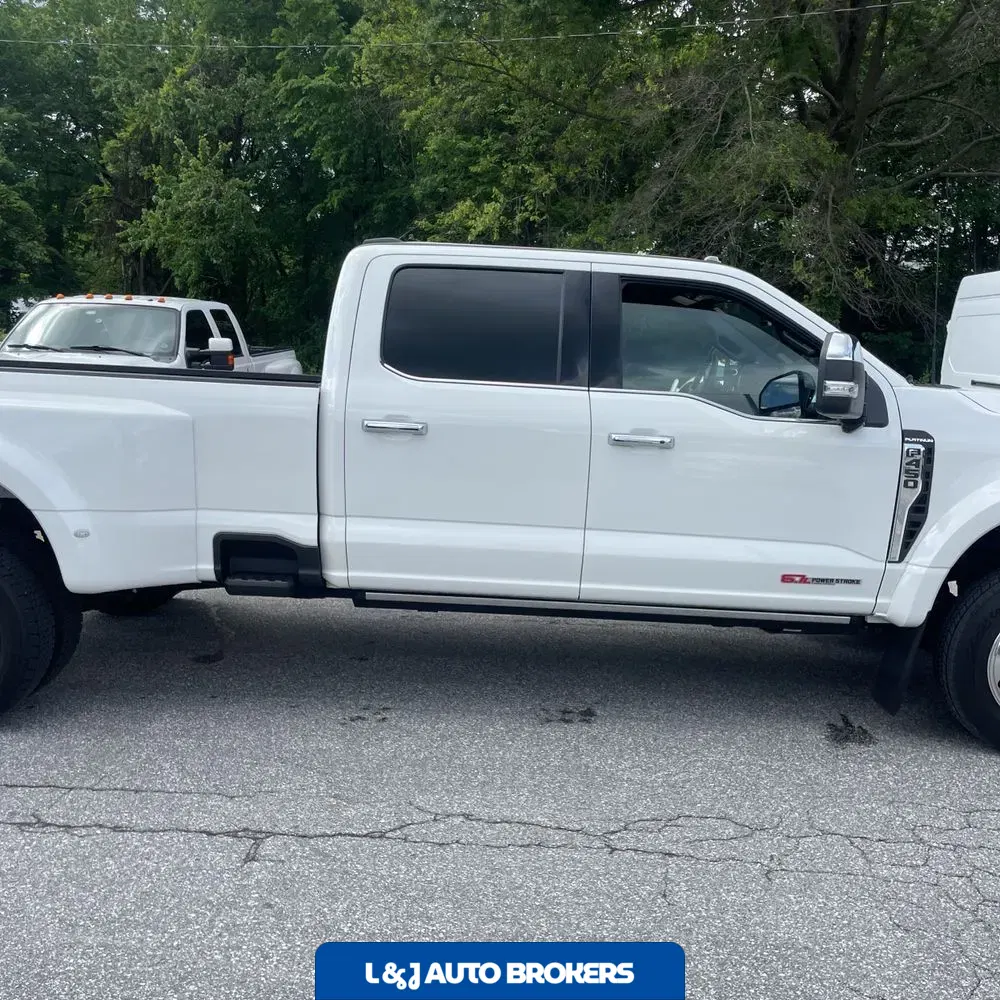 2024 Ford F-450 Super Duty Platinum
