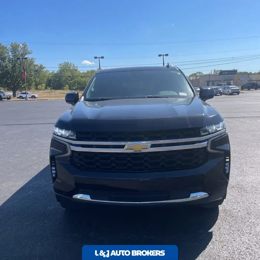 2023 Chevrolet Suburban LS