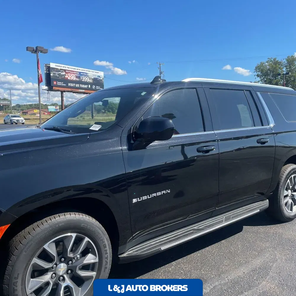 2023 Chevrolet Suburban LS