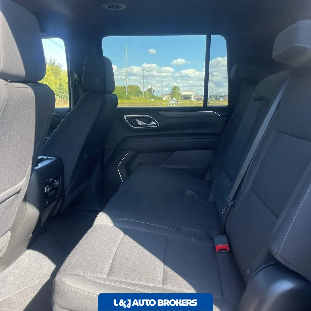 2023 Chevrolet Suburban LS