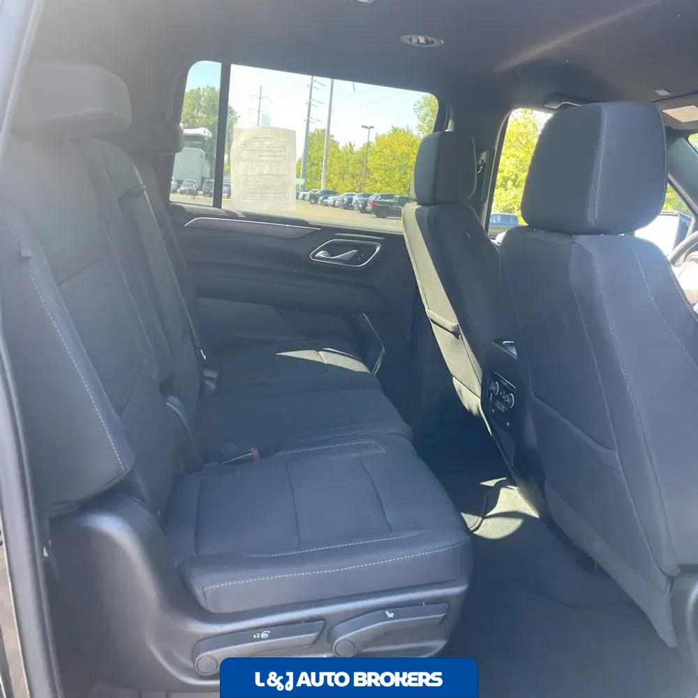 2023 Chevrolet Suburban LS