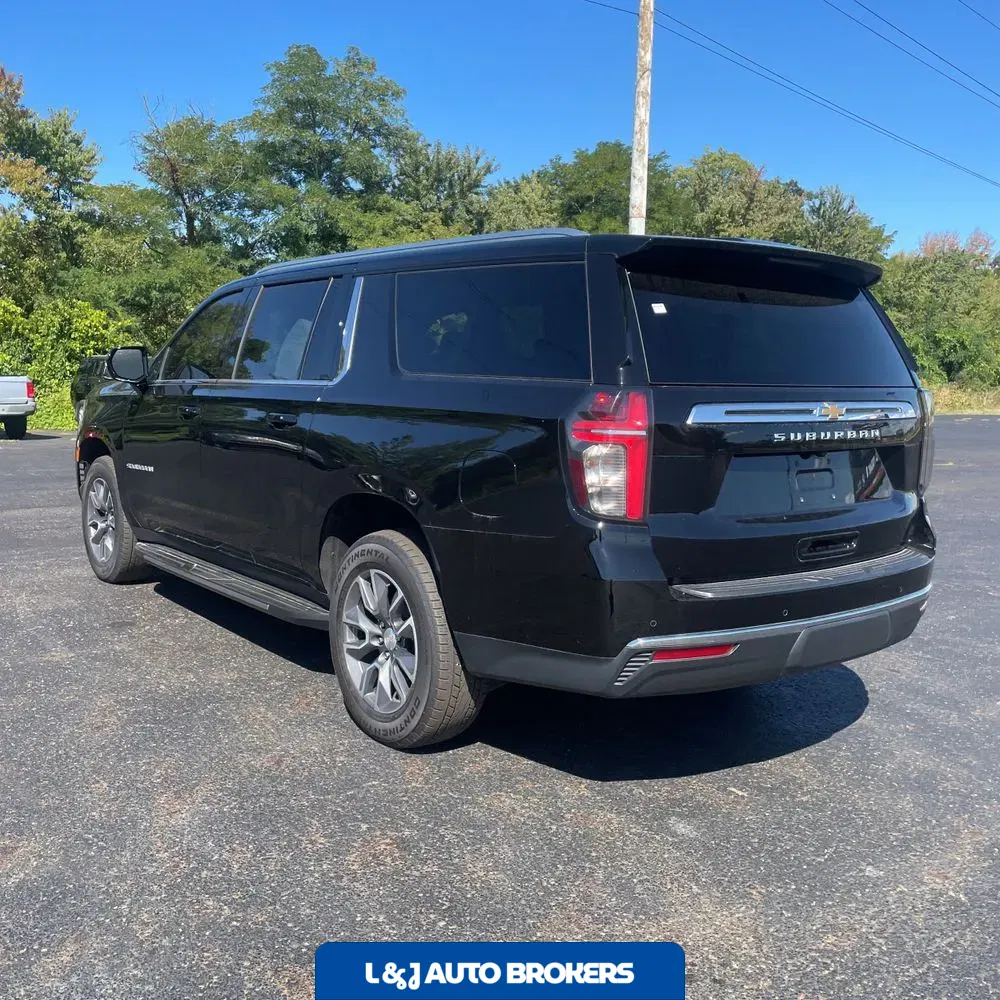 2023 Chevrolet Suburban LS