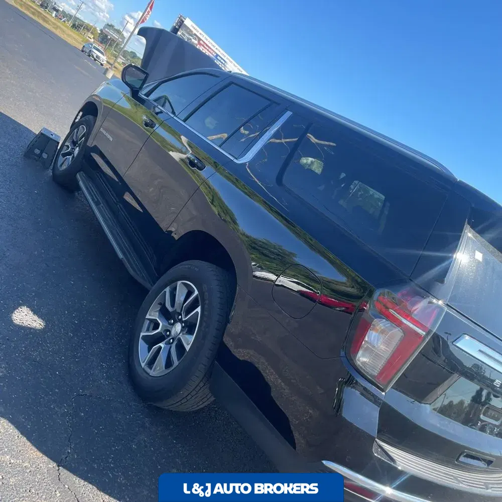 2023 Chevrolet Suburban LS