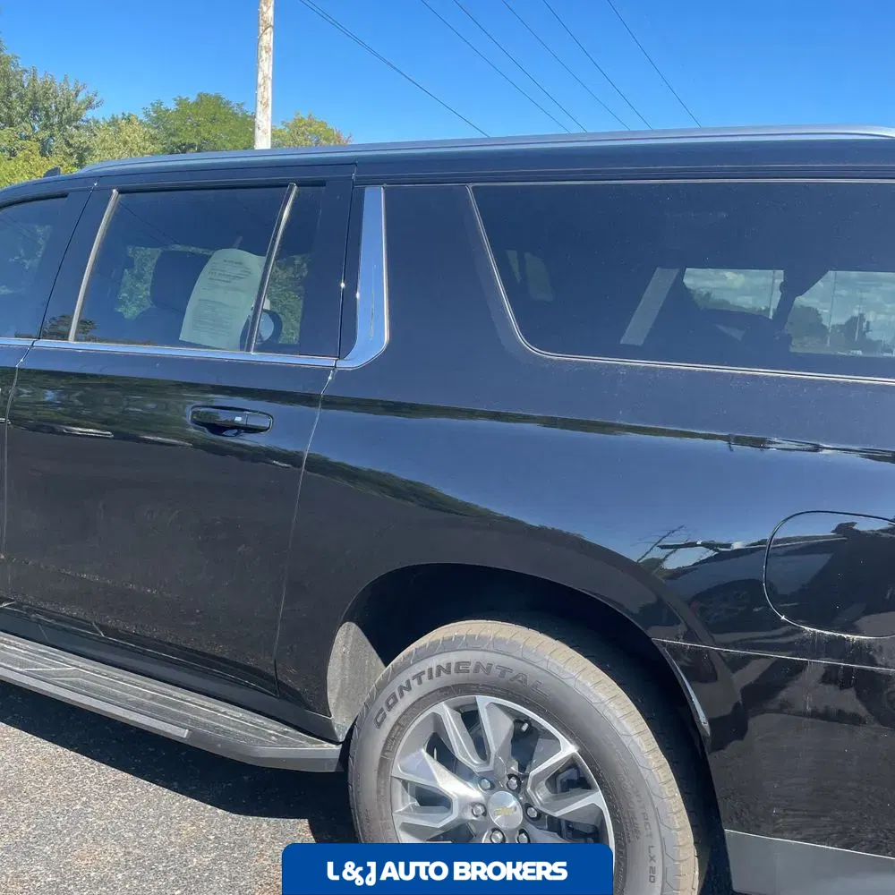 2023 Chevrolet Suburban LS