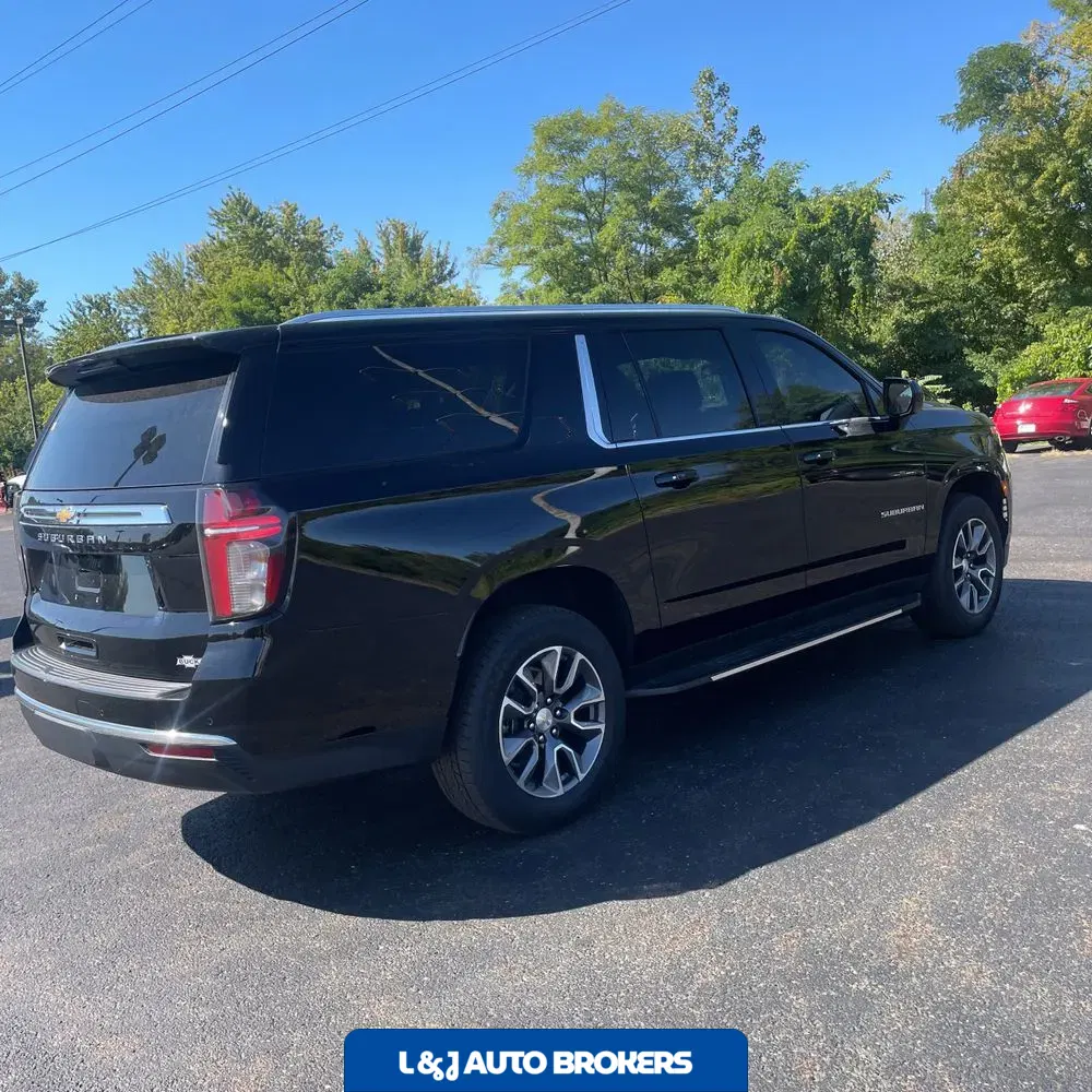 2023 Chevrolet Suburban LS