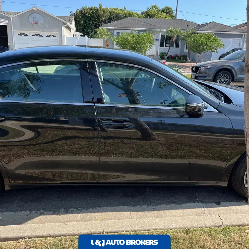 2025 Lexus ES 300h Base