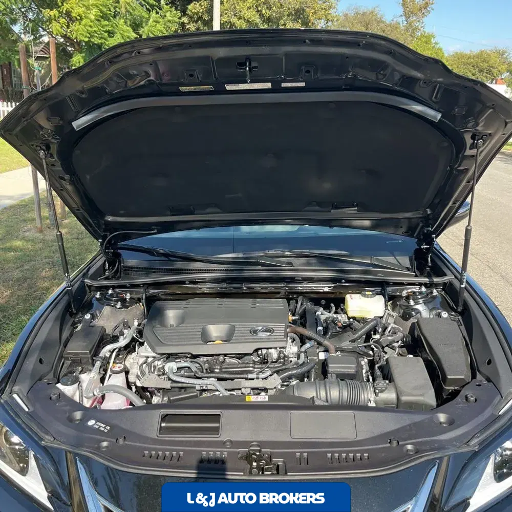 2025 Lexus ES 300h Base