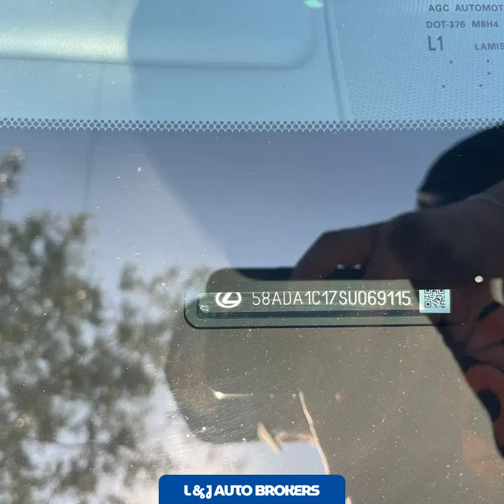 2025 Lexus ES 300h Base