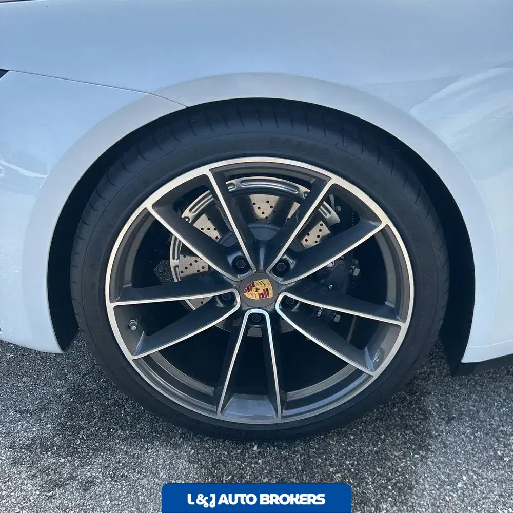2023 Porsche 911 Carrera