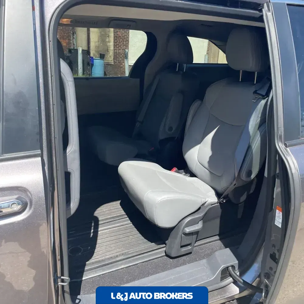2024 Toyota Sienna XLE 7-Passenger