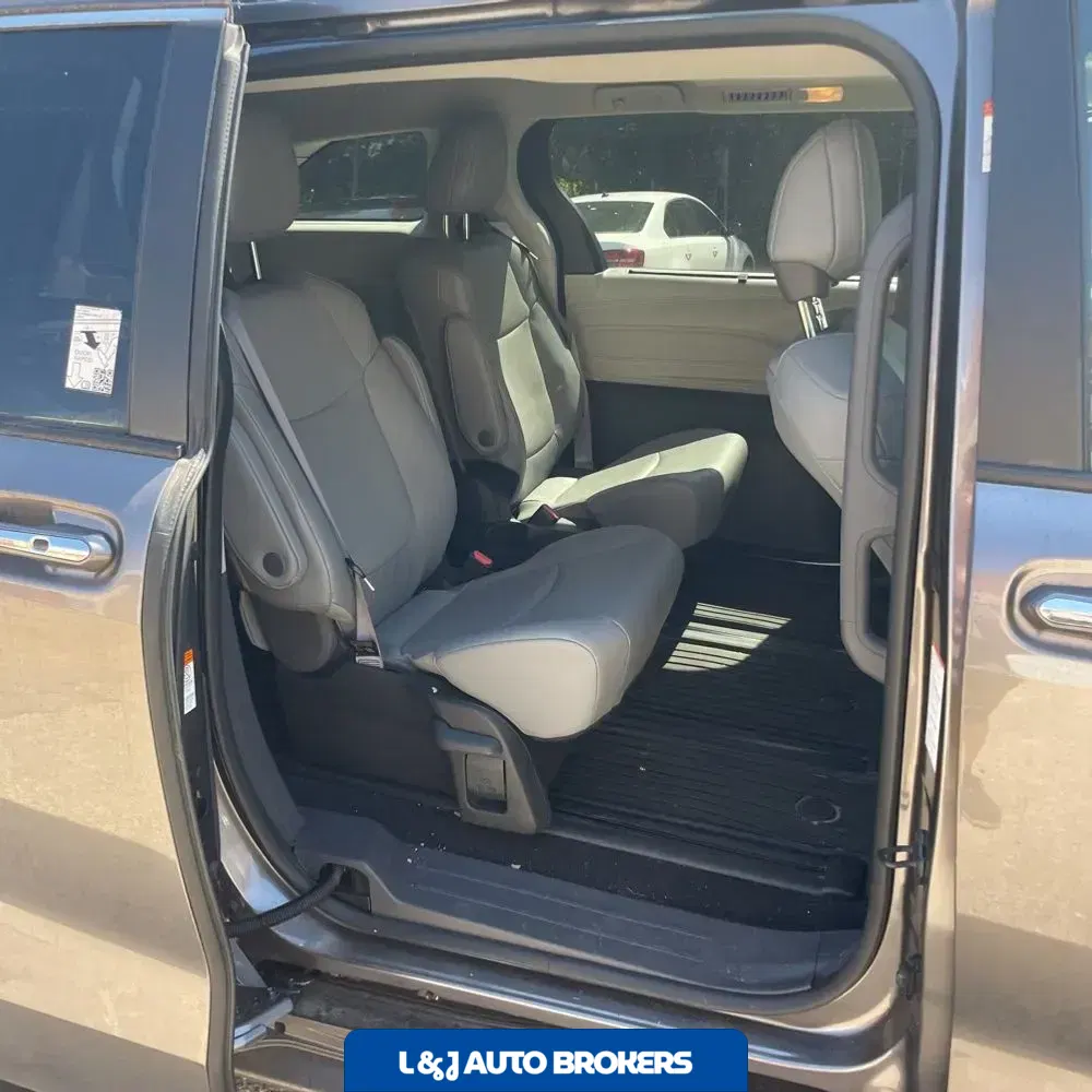 2024 Toyota Sienna XLE 7-Passenger