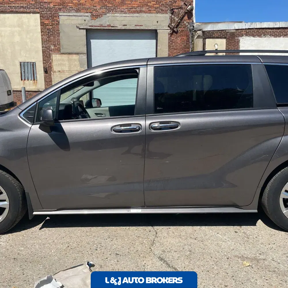 2024 Toyota Sienna XLE 7-Passenger