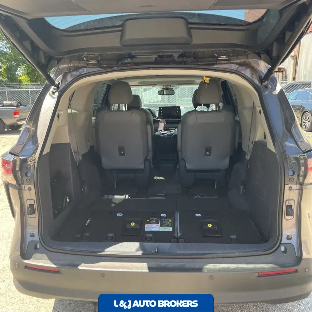 2024 Toyota Sienna XLE 7-Passenger