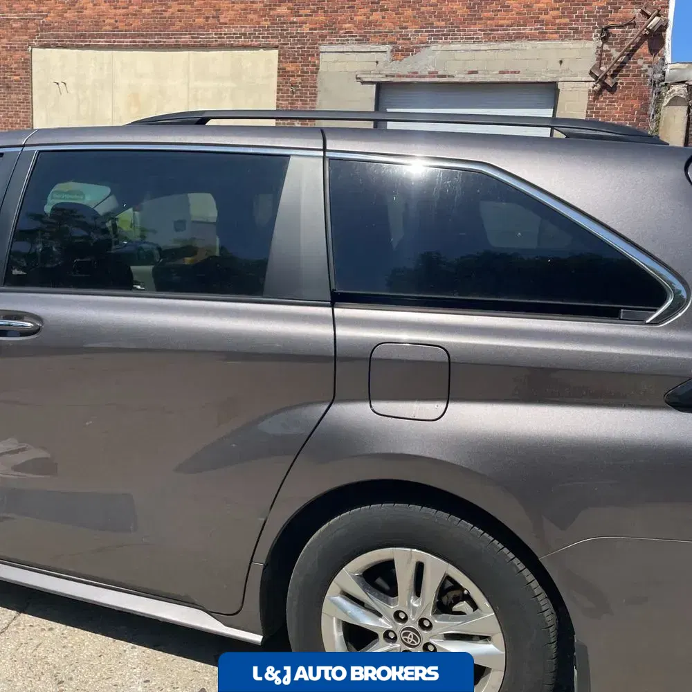 2024 Toyota Sienna XLE 7-Passenger
