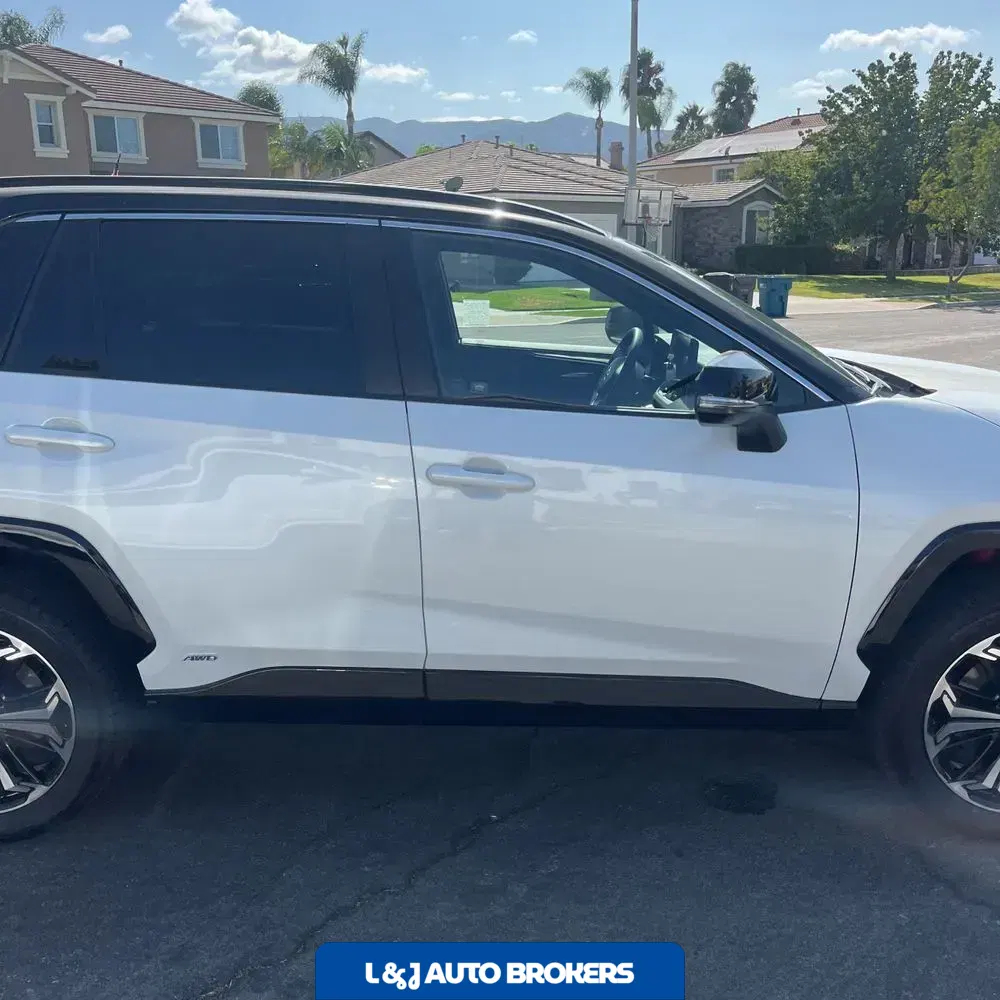 2025 Toyota RAV4 Plug-in Hybrid XSE
