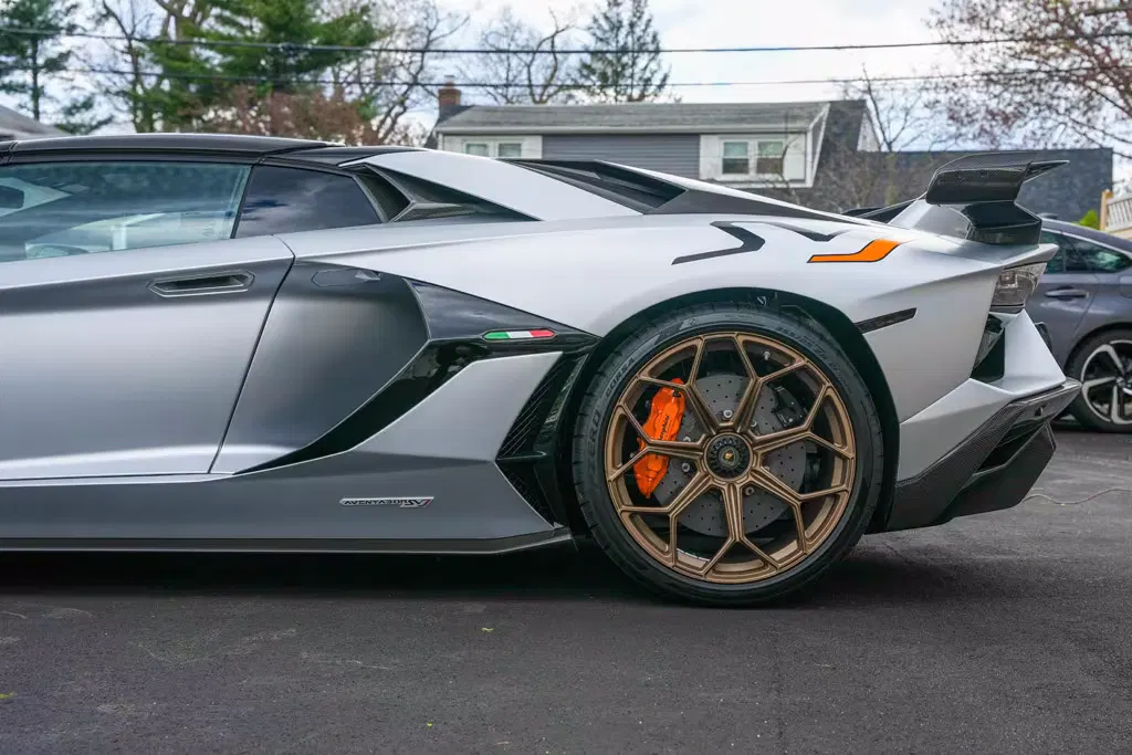 2021 Lamborghini Aventador SVJ Roadster