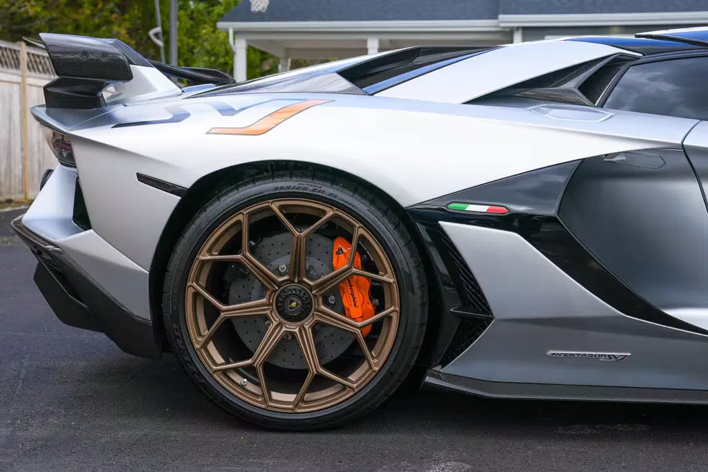 2021 Lamborghini Aventador SVJ Roadster