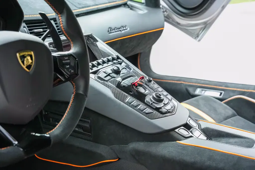 2021 Lamborghini Aventador SVJ Roadster