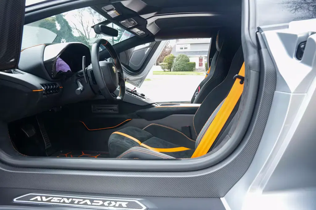 2021 Lamborghini Aventador SVJ Roadster