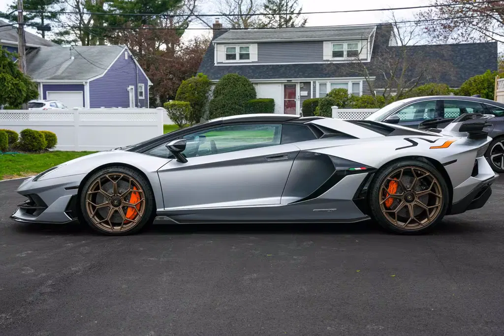 2021 Lamborghini Aventador SVJ Roadster