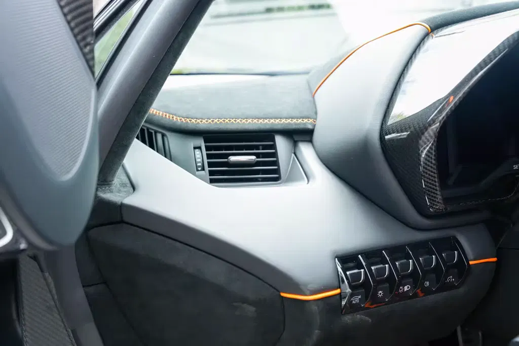 2021 Lamborghini Aventador SVJ Roadster