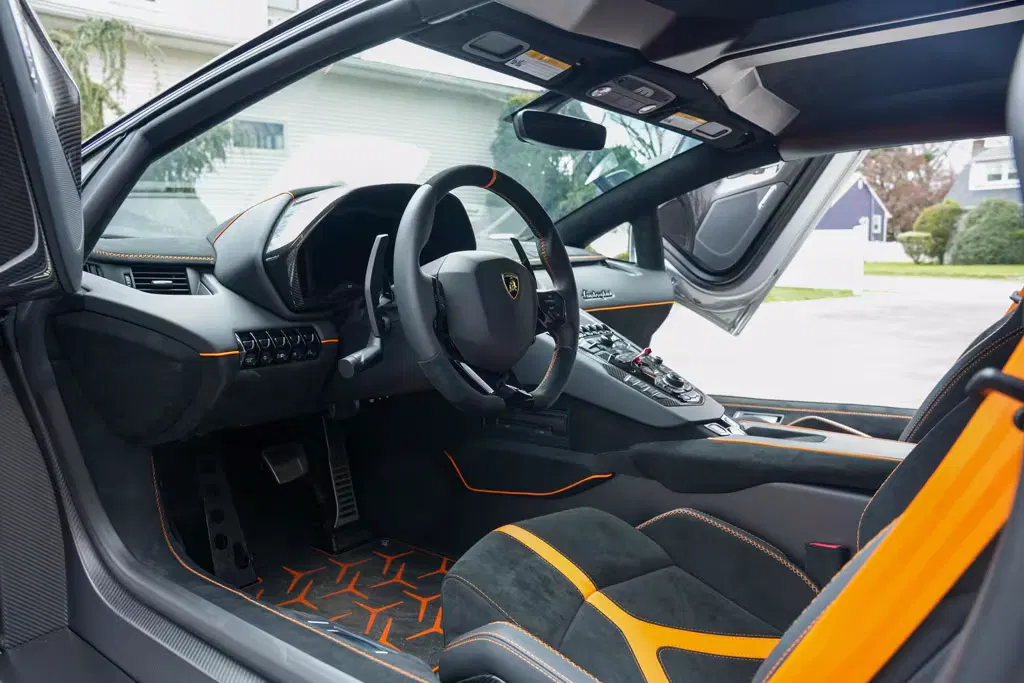 2021 Lamborghini Aventador SVJ Roadster