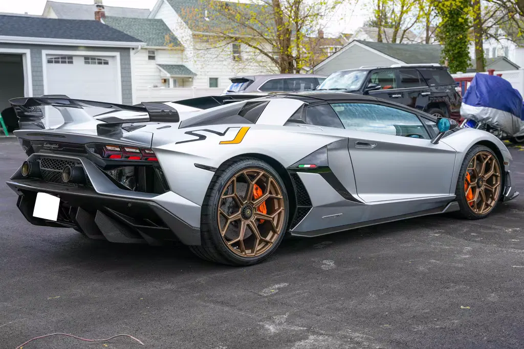 2021 Lamborghini Aventador SVJ Roadster
