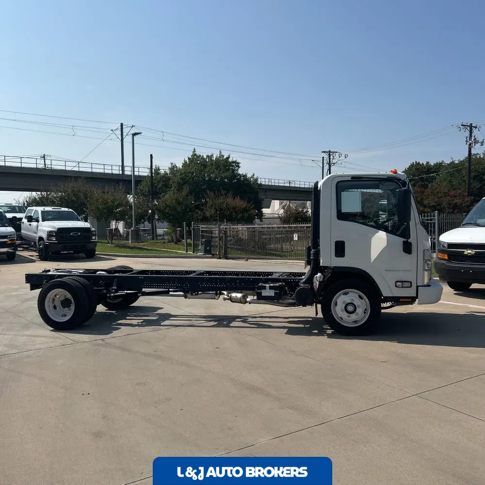 2025 Chevrolet 5500 XG Gas
