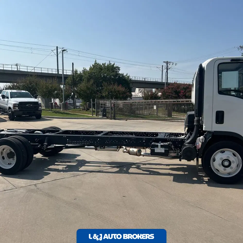2025 Chevrolet 5500 XG Gas