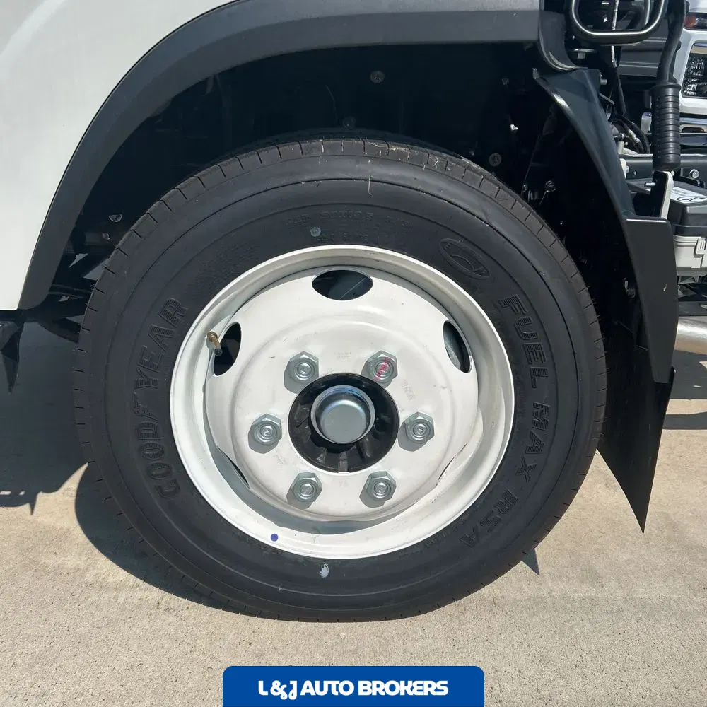 2025 Chevrolet 5500 XG Gas