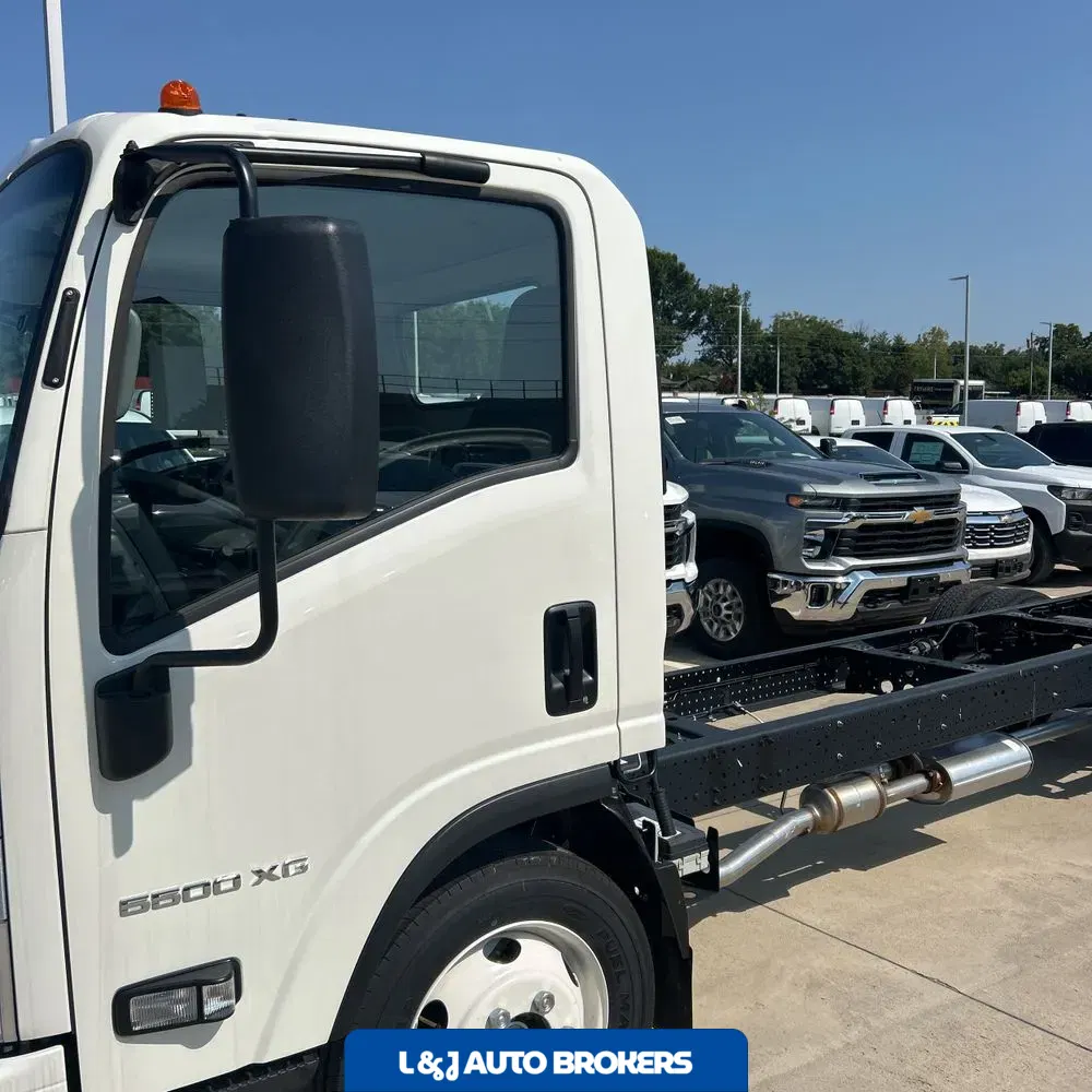 2025 Chevrolet 5500 XG Gas
