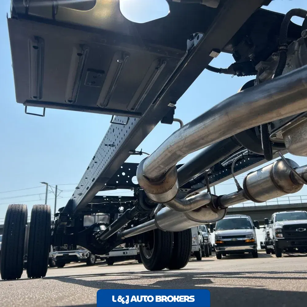 2025 Chevrolet 5500 XG Gas