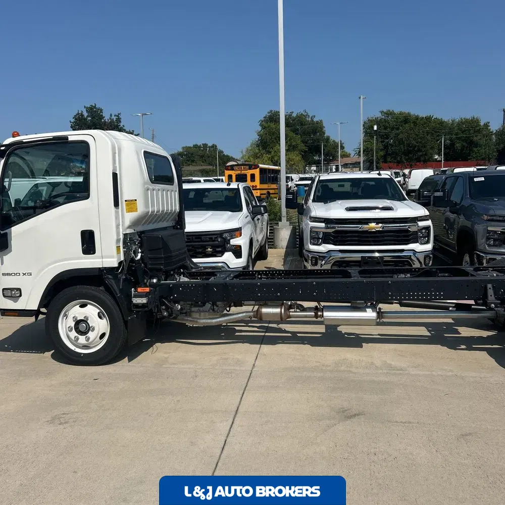 2025 Chevrolet 5500 XG Gas