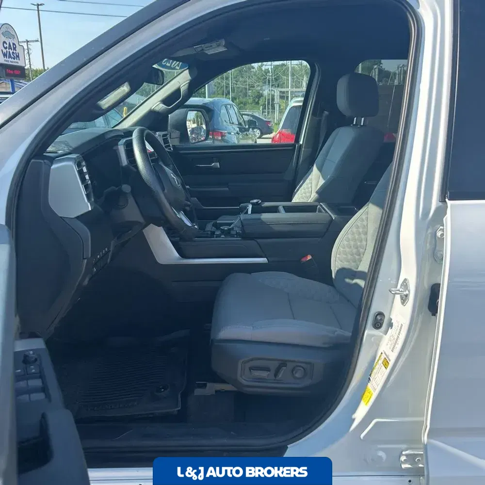 2025 Toyota Tundra SR5