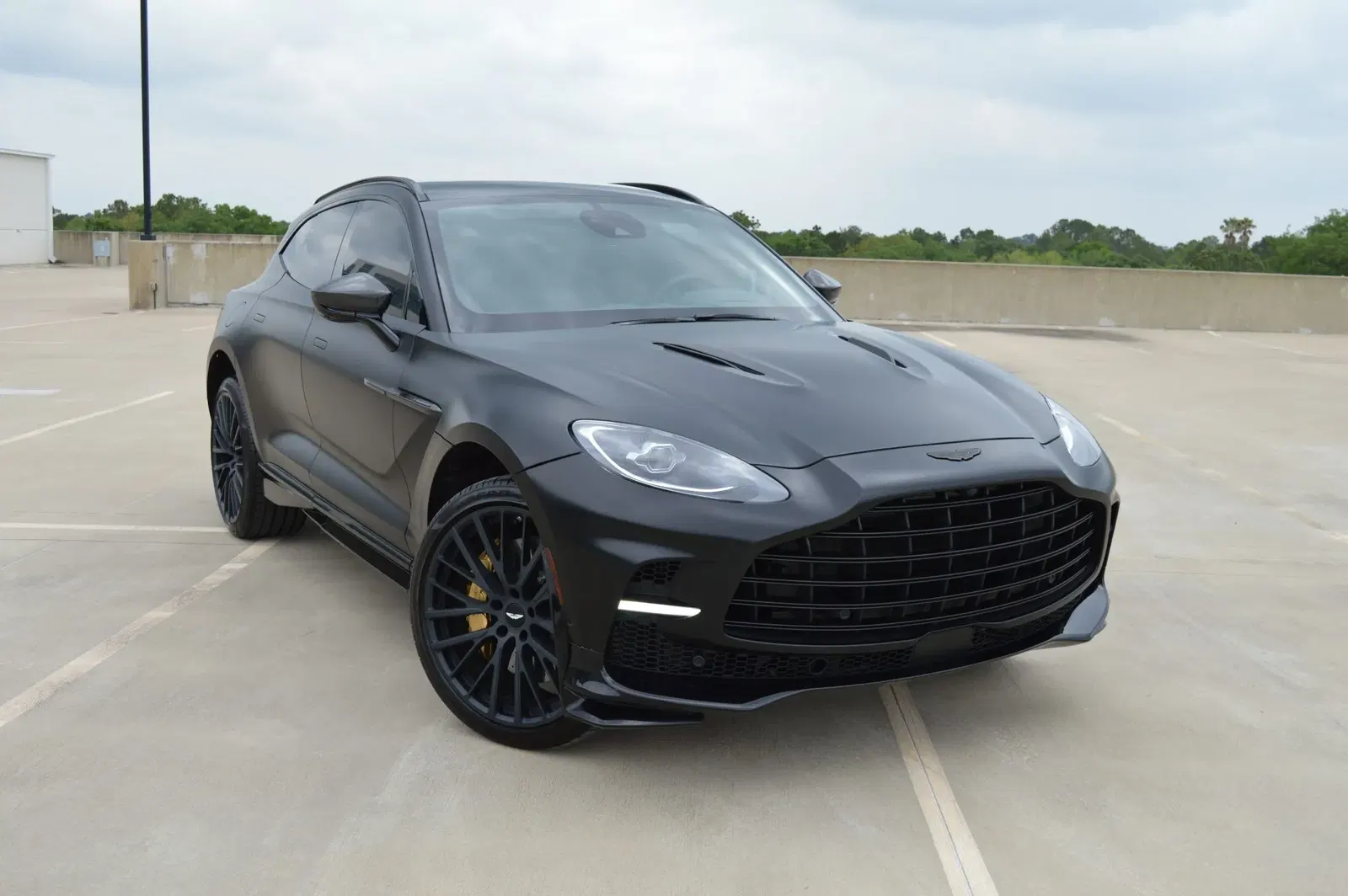 2023 Aston Martin DBX707