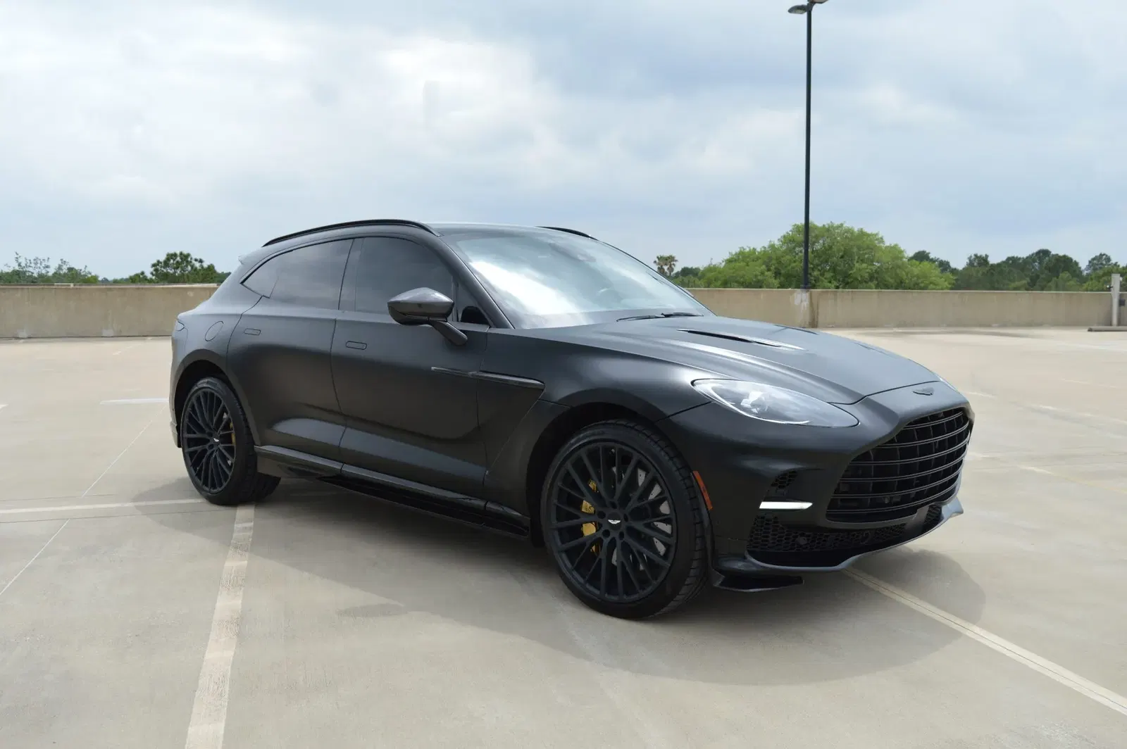 2023 Aston Martin DBX707