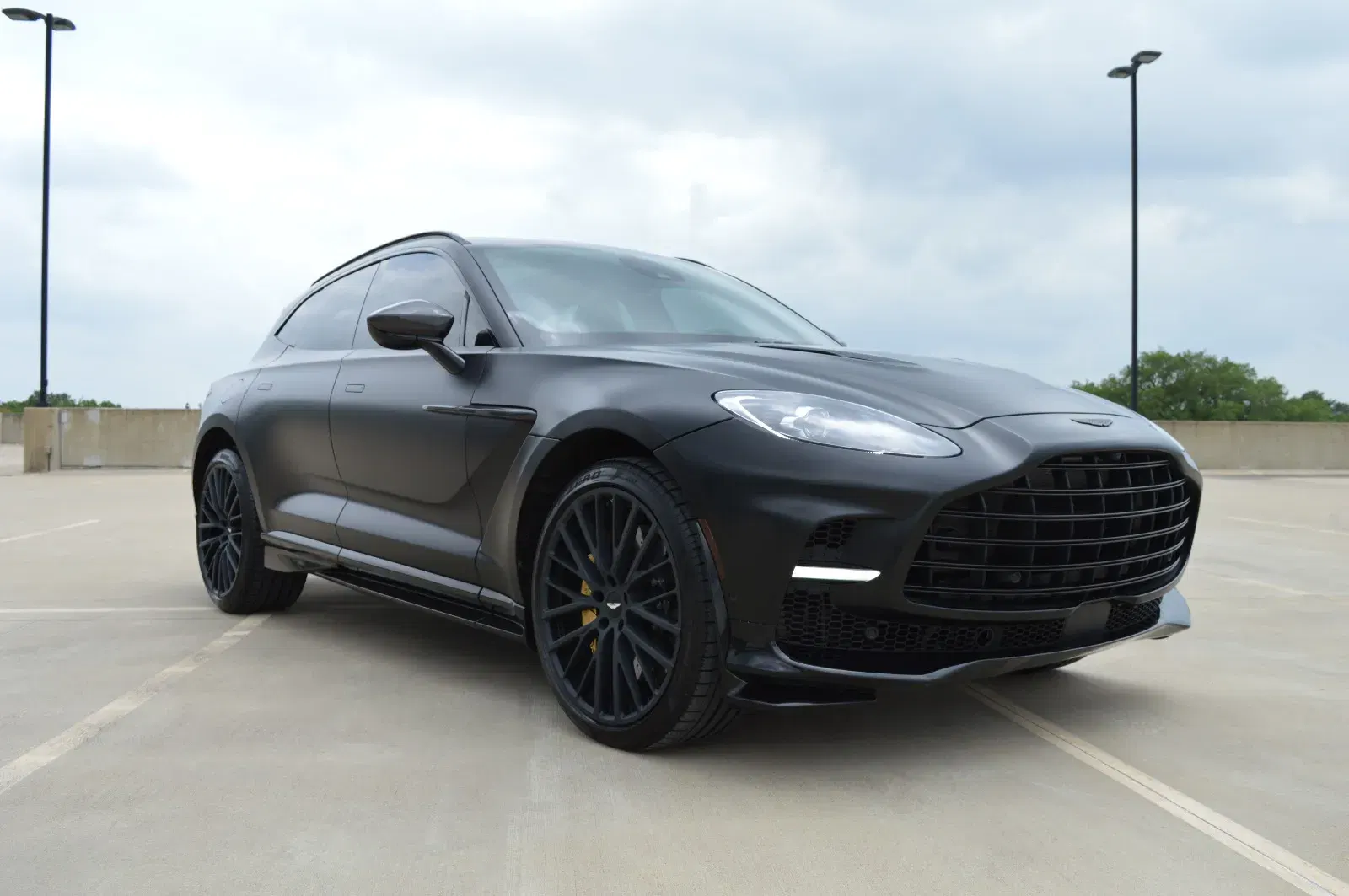 2023 Aston Martin DBX707