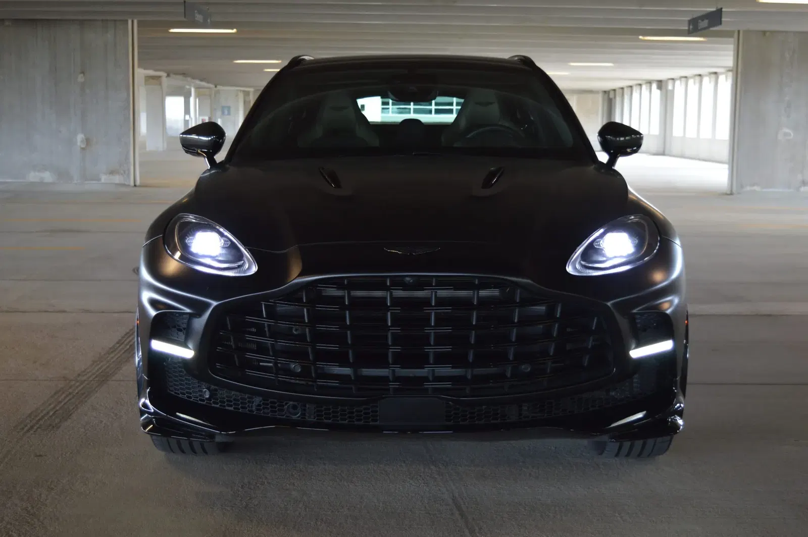 2023 Aston Martin DBX707