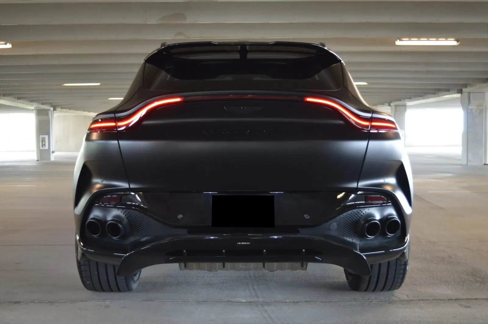 2023 Aston Martin DBX707