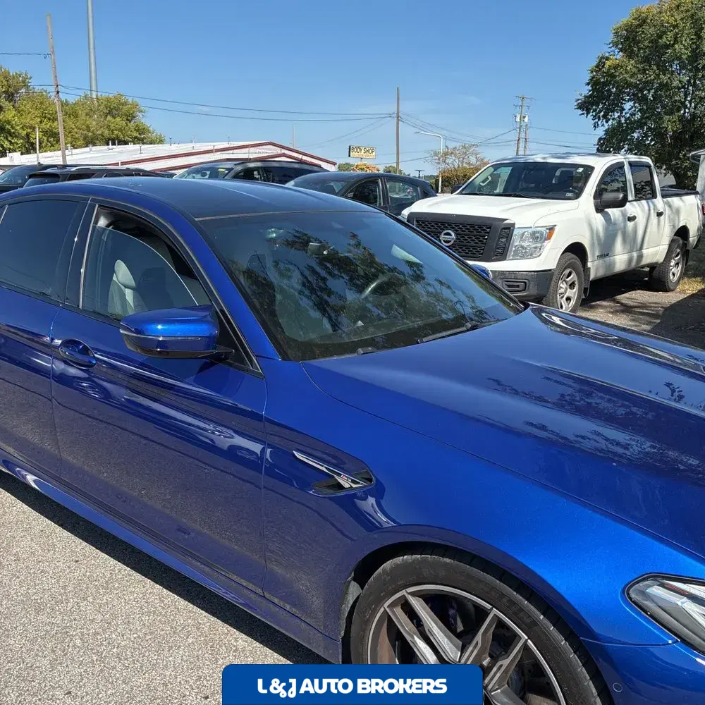 2023 BMW M5