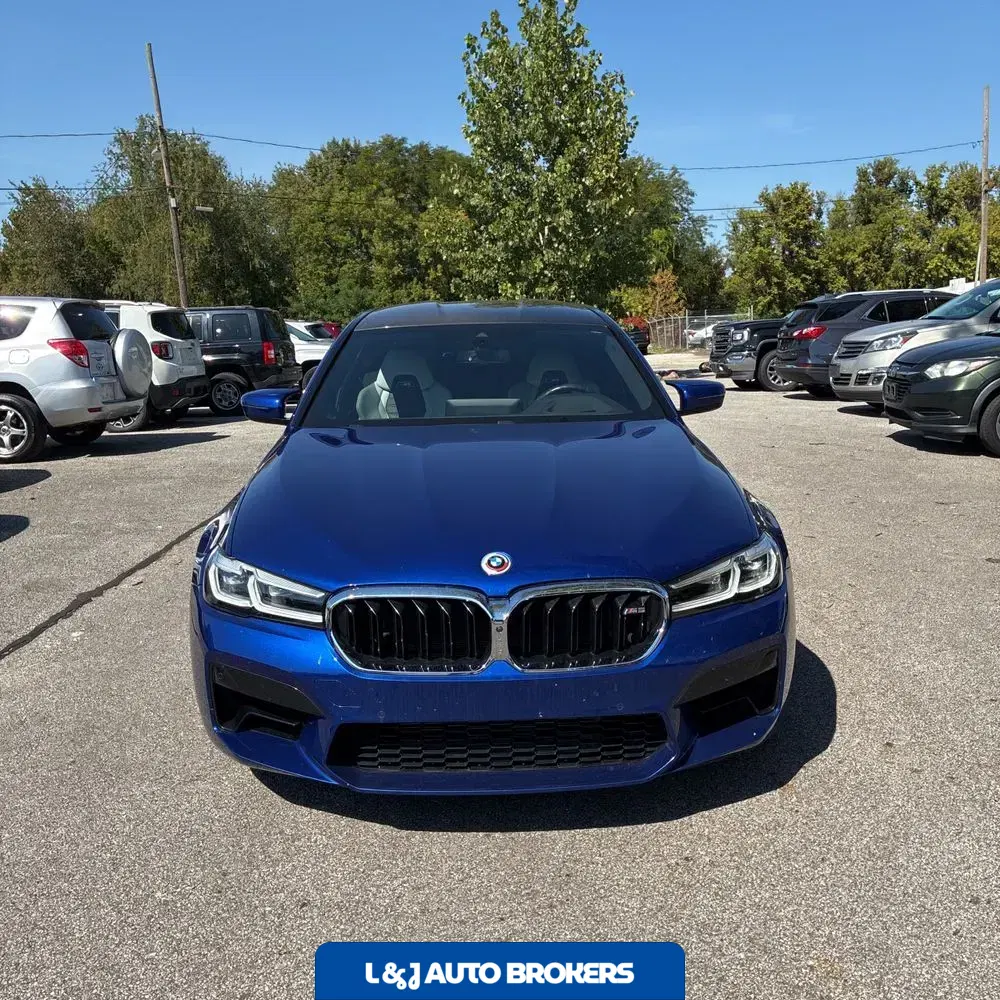 2023 BMW M5