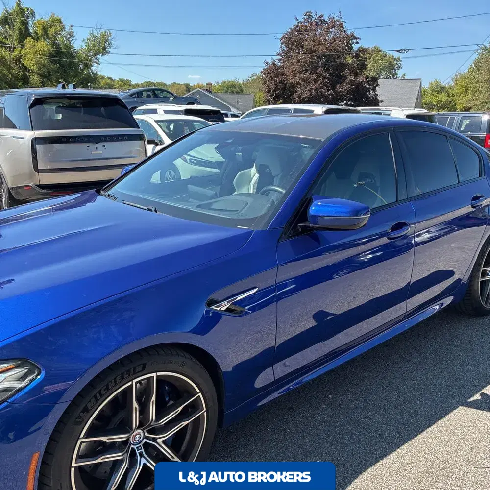2023 BMW M5